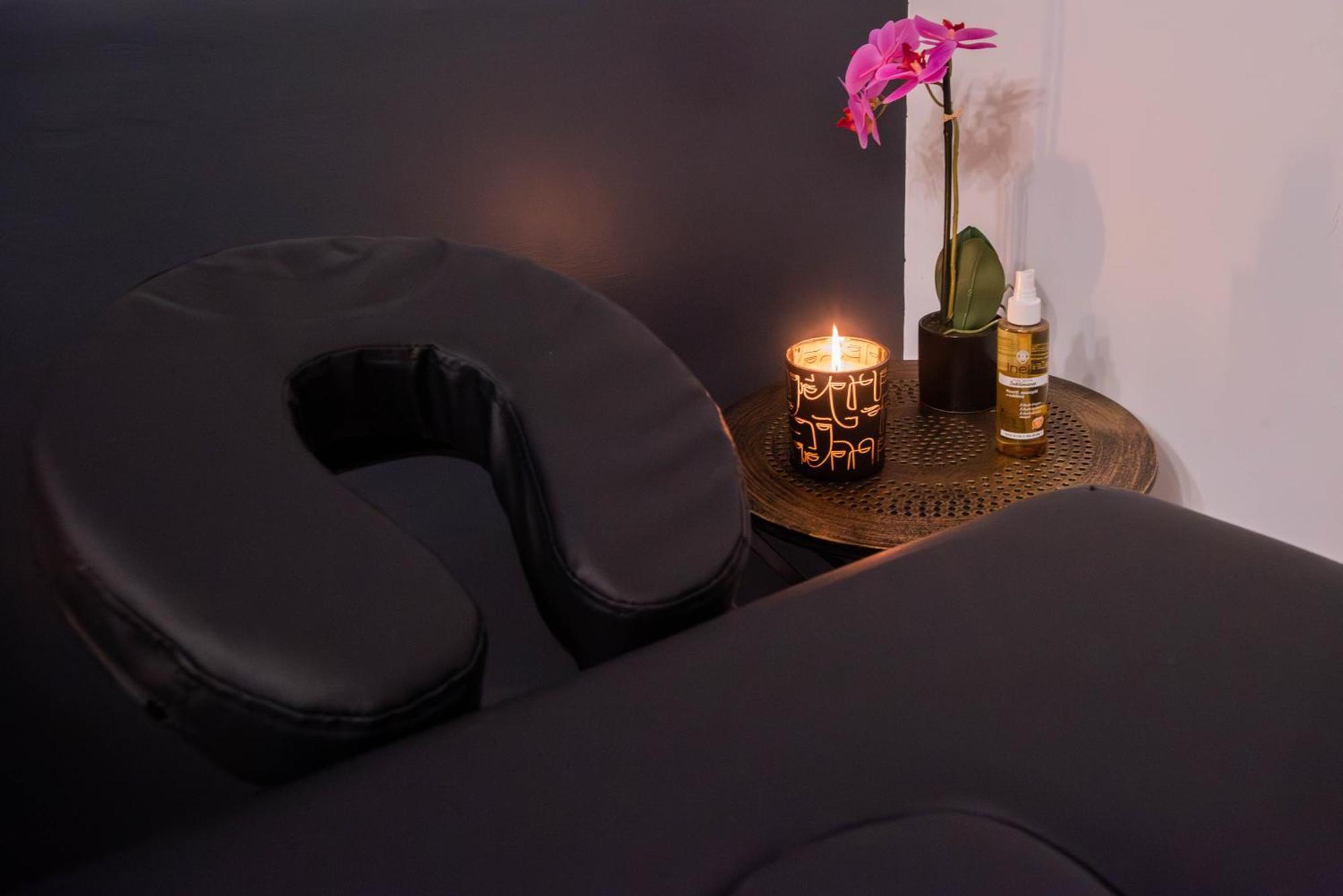 Suite Romantique Jacuzzi Moulins  Exterior photo